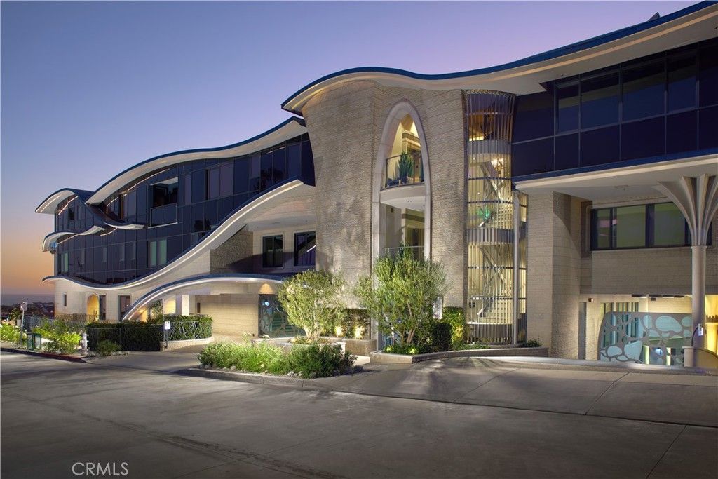 183 Carnation Avenue, Corona Del Mar, CA 92625 — photo 2