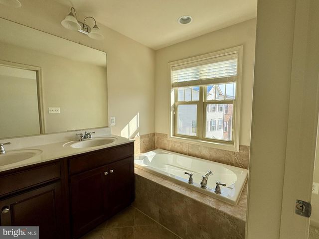 13948 ESTUARY DR, Clarksburg, MD 20871