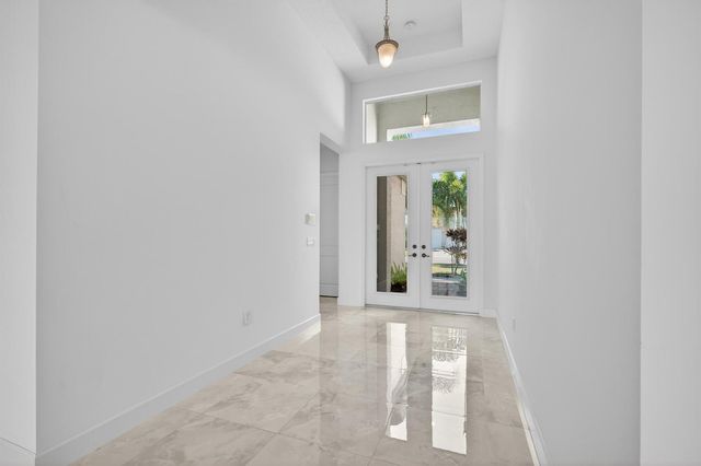 11965 SW SANDY BAY Circle, Port St. Lucie, FL 34987