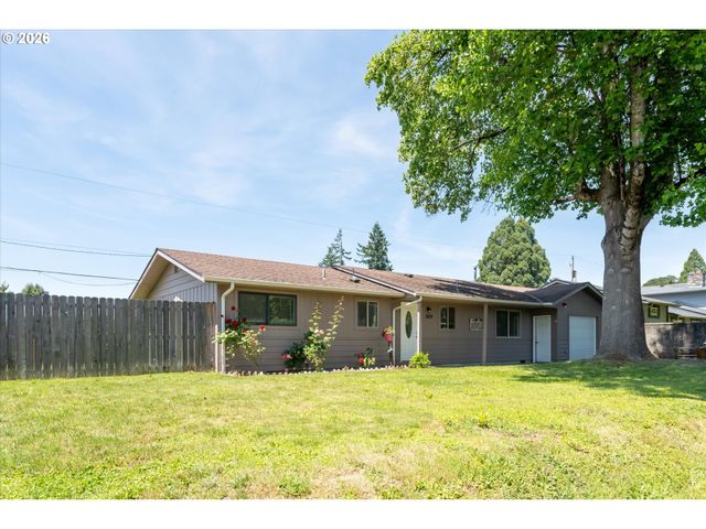 3820 KENDRA St, Eugene, OR 97404
