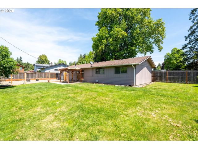 3820 KENDRA St, Eugene, OR 97404