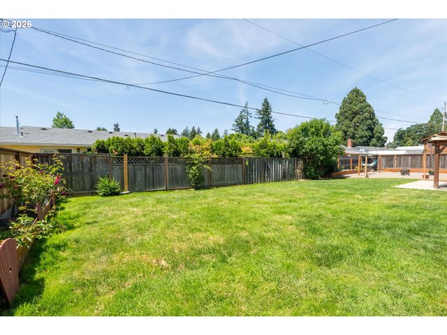 3820 KENDRA St, Eugene, OR 97404