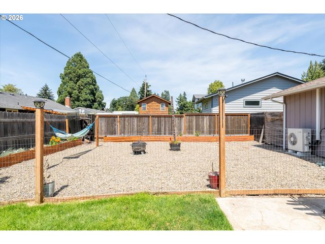 3820 KENDRA St, Eugene, OR 97404