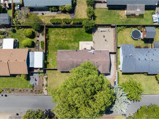 3820 KENDRA St, Eugene, OR 97404