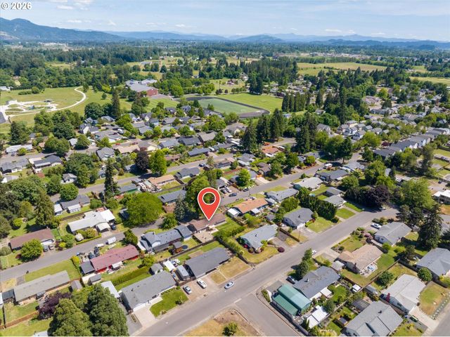 3820 KENDRA St, Eugene, OR 97404