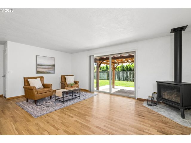 3820 KENDRA St, Eugene, OR 97404