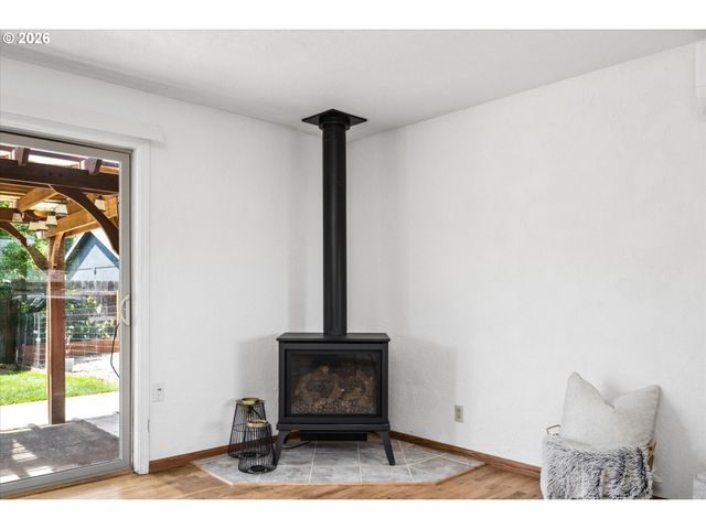 3820 KENDRA St, Eugene, OR 97404