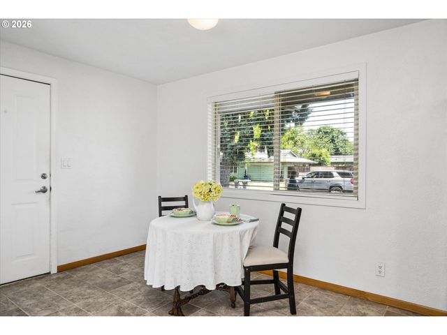 3820 KENDRA St, Eugene, OR 97404