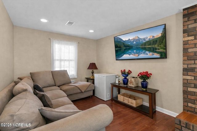 237 Rodman Court, Eatontown, NJ 07724