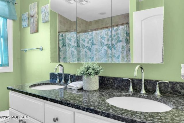 237 Rodman Court, Eatontown, NJ 07724