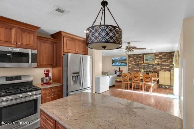 237 Rodman Court, Eatontown, NJ 07724