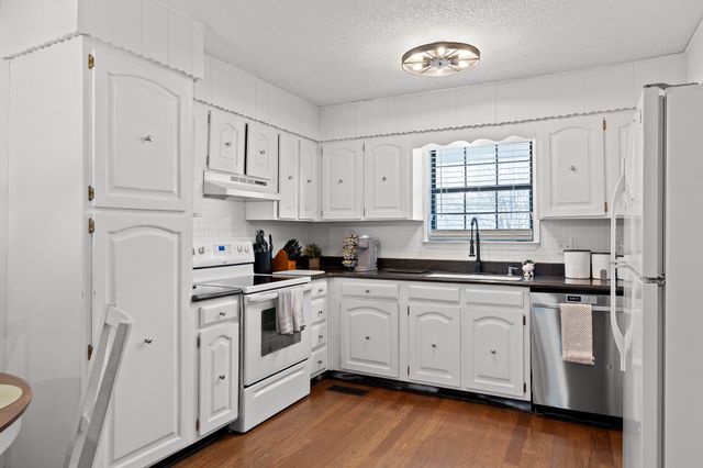 1716 Mountain Bay Drive, Hixson, TN 37343