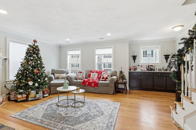 1400 Gorham St 32, Lowell, MA 01852