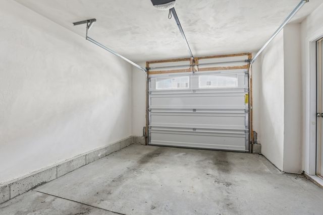 1400 Gorham St 32, Lowell, MA 01852