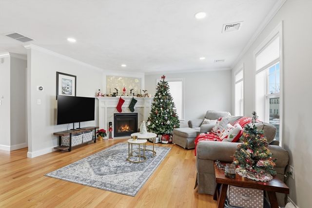 1400 Gorham St 32, Lowell, MA 01852