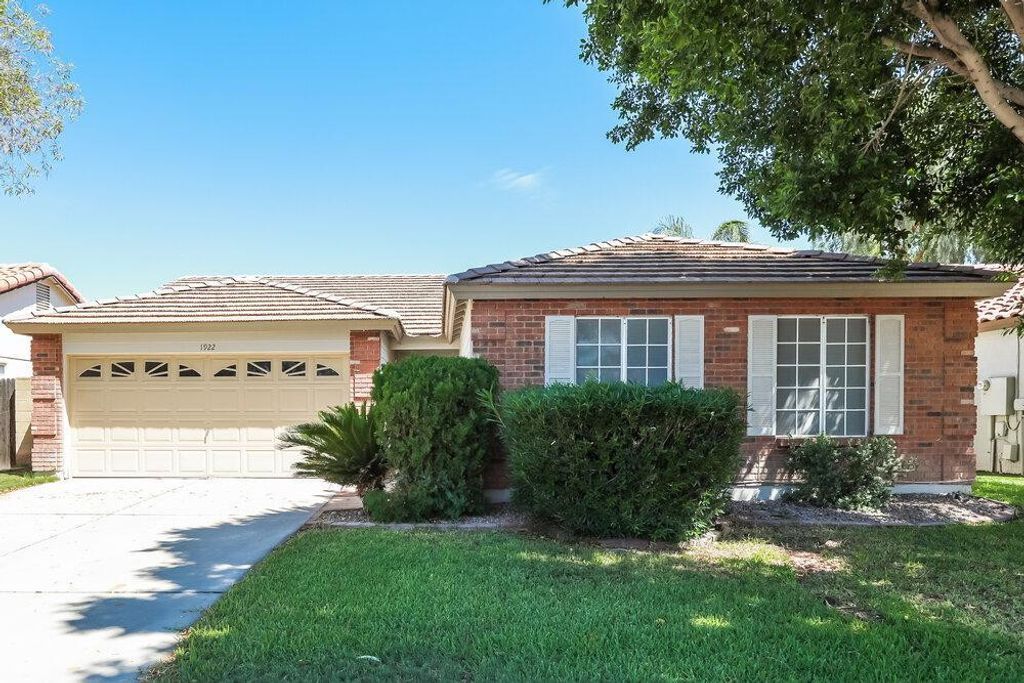 1922 E Cortez Drive, Gilbert, AZ 85234