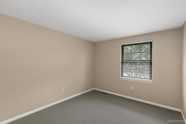 2937 Waterloo Drive, Troy, MI 48084