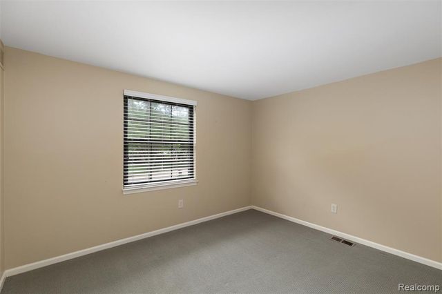 2937 Waterloo Drive, Troy, MI 48084