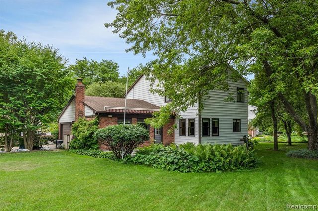 2937 Waterloo Drive, Troy, MI 48084