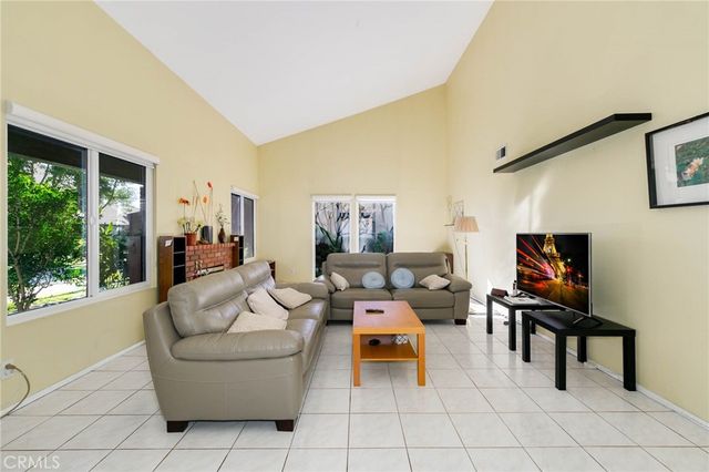 1709 Park Glen Circle D, Santa Ana, CA 92706