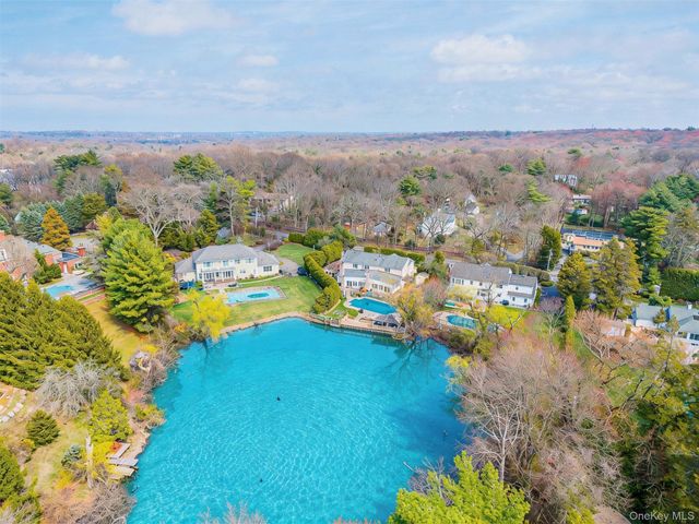 117 Plainview Road, Woodbury, NY 11797
