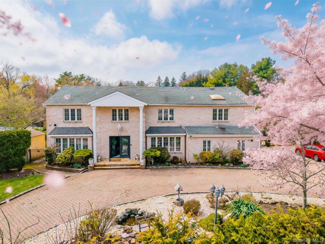 117 Plainview Road, Woodbury, NY 11797