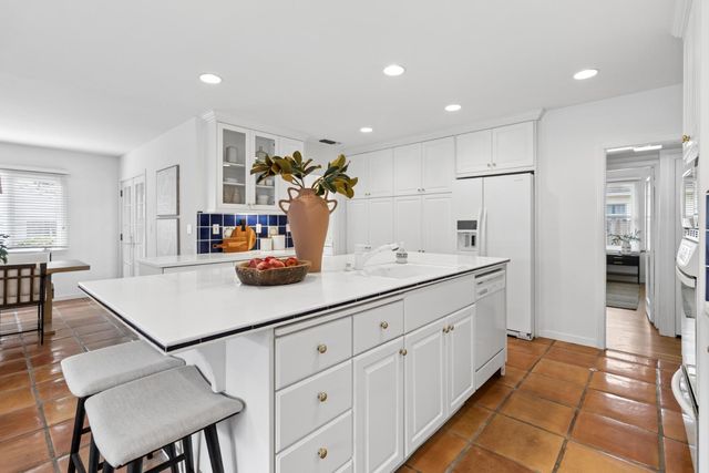 1330 Robertson Way, Sacramento, CA 95818