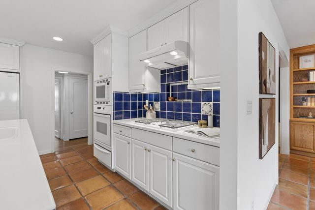 1330 Robertson Way, Sacramento, CA 95818