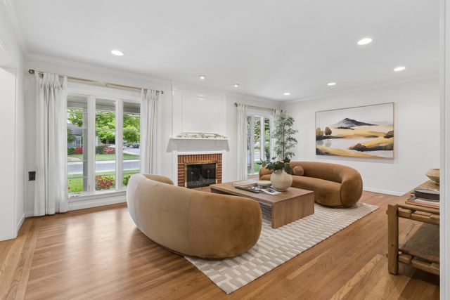 1330 Robertson Way, Sacramento, CA 95818