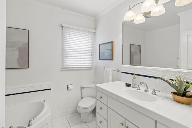 1330 Robertson Way, Sacramento, CA 95818