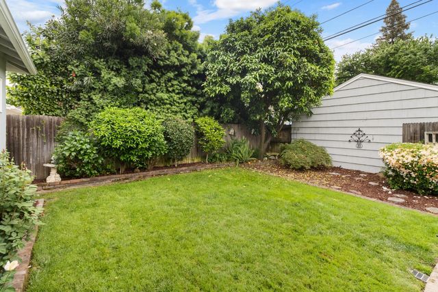 1330 Robertson Way, Sacramento, CA 95818