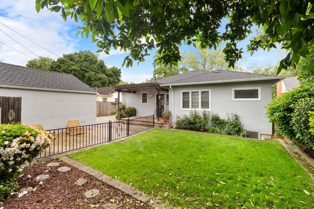 1330 Robertson Way, Sacramento, CA 95818