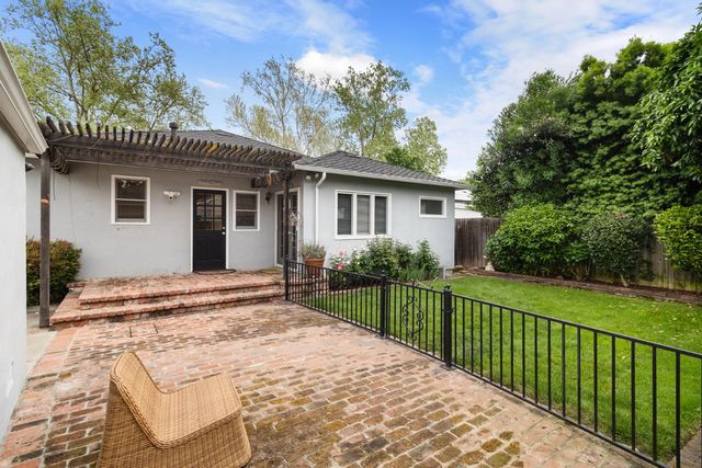 1330 Robertson Way, Sacramento, CA 95818