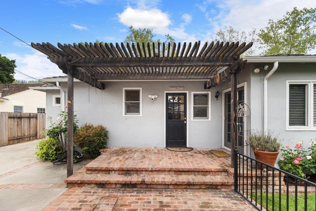 1330 Robertson Way, Sacramento, CA 95818