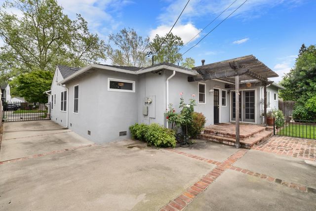 1330 Robertson Way, Sacramento, CA 95818