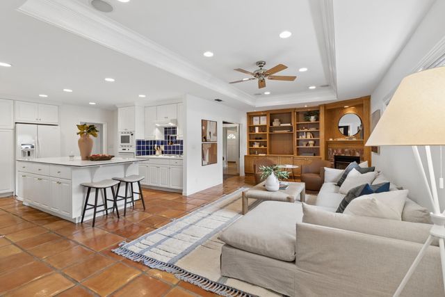 1330 Robertson Way, Sacramento, CA 95818