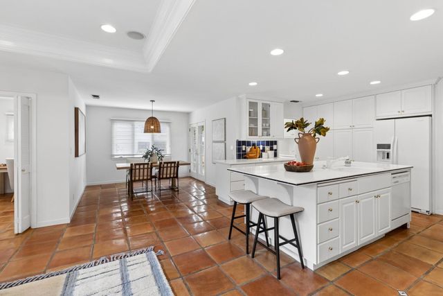 1330 Robertson Way, Sacramento, CA 95818