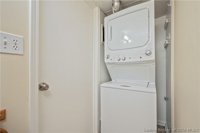 3162 Wooded Way, Jeffersonville, IN 47130