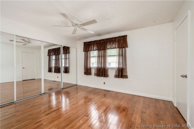 3162 Wooded Way, Jeffersonville, IN 47130