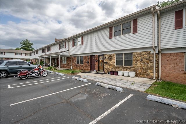 3162 Wooded Way, Jeffersonville, IN 47130
