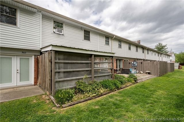 3162 Wooded Way, Jeffersonville, IN 47130