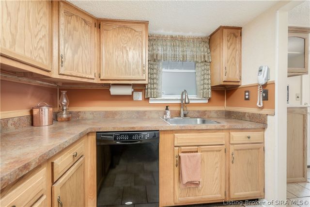 3162 Wooded Way, Jeffersonville, IN 47130
