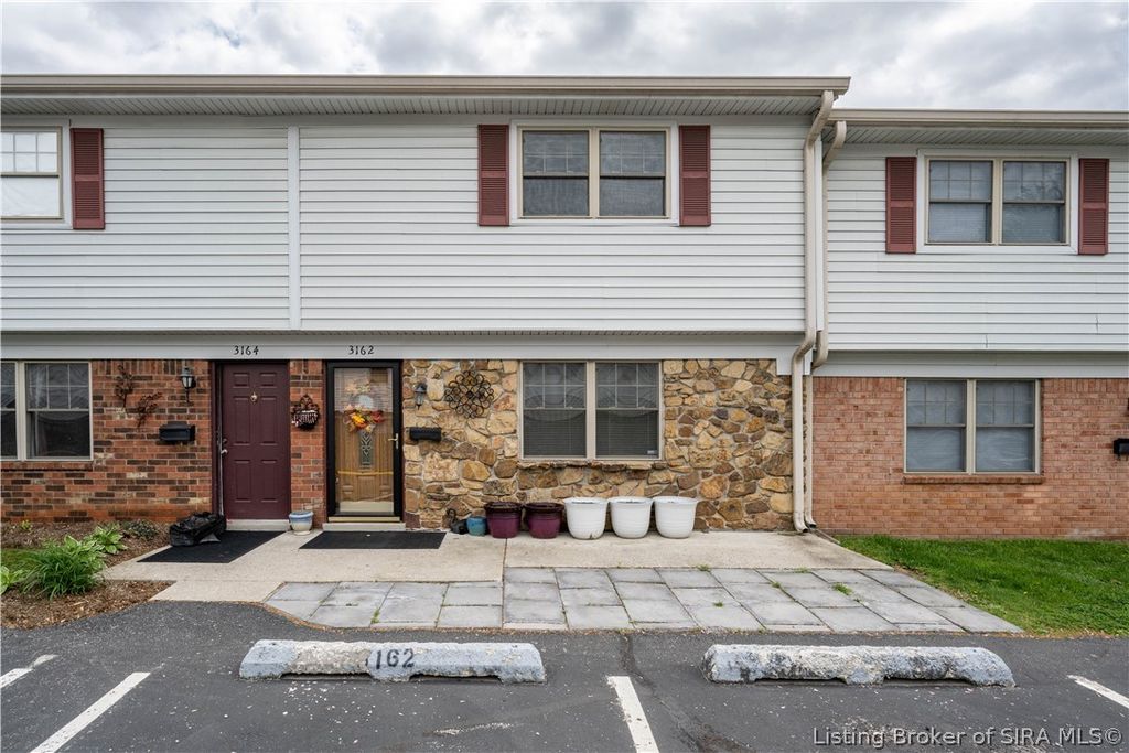 3162 Wooded Way, Jeffersonville, IN 47130
