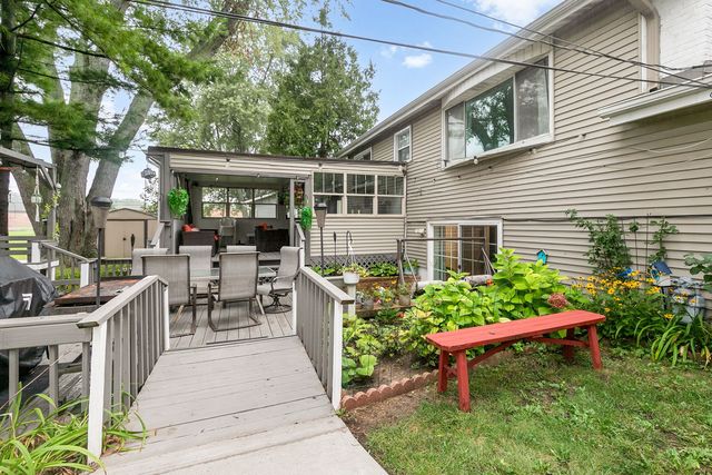 2209 Kingston Road, Waukegan, IL 60087