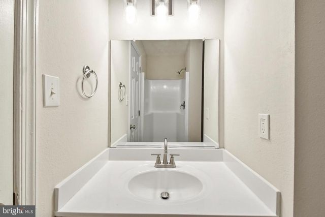 11256 Torrie Way Apt G, Bealeton, VA 22712