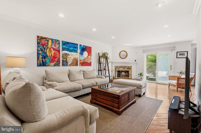 6313 MANCHESTER WAY, Alexandria, VA 22304