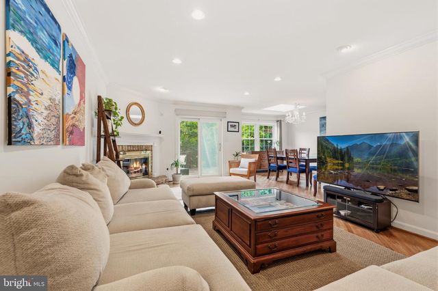 6313 MANCHESTER WAY, Alexandria, VA 22304