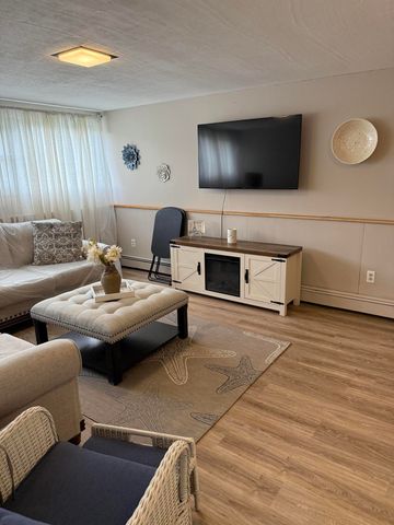 2059 Garland Drive, Norton Shores, MI 49441
