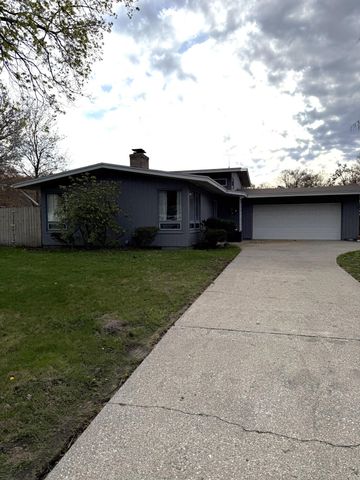 2059 Garland Drive, Norton Shores, MI 49441