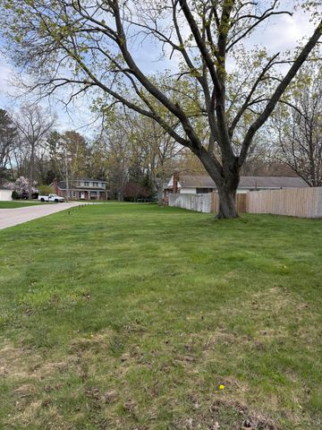 2059 Garland Drive, Norton Shores, MI 49441